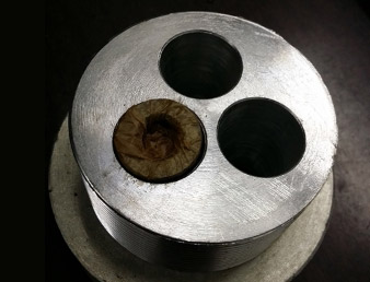 低回缩锚具